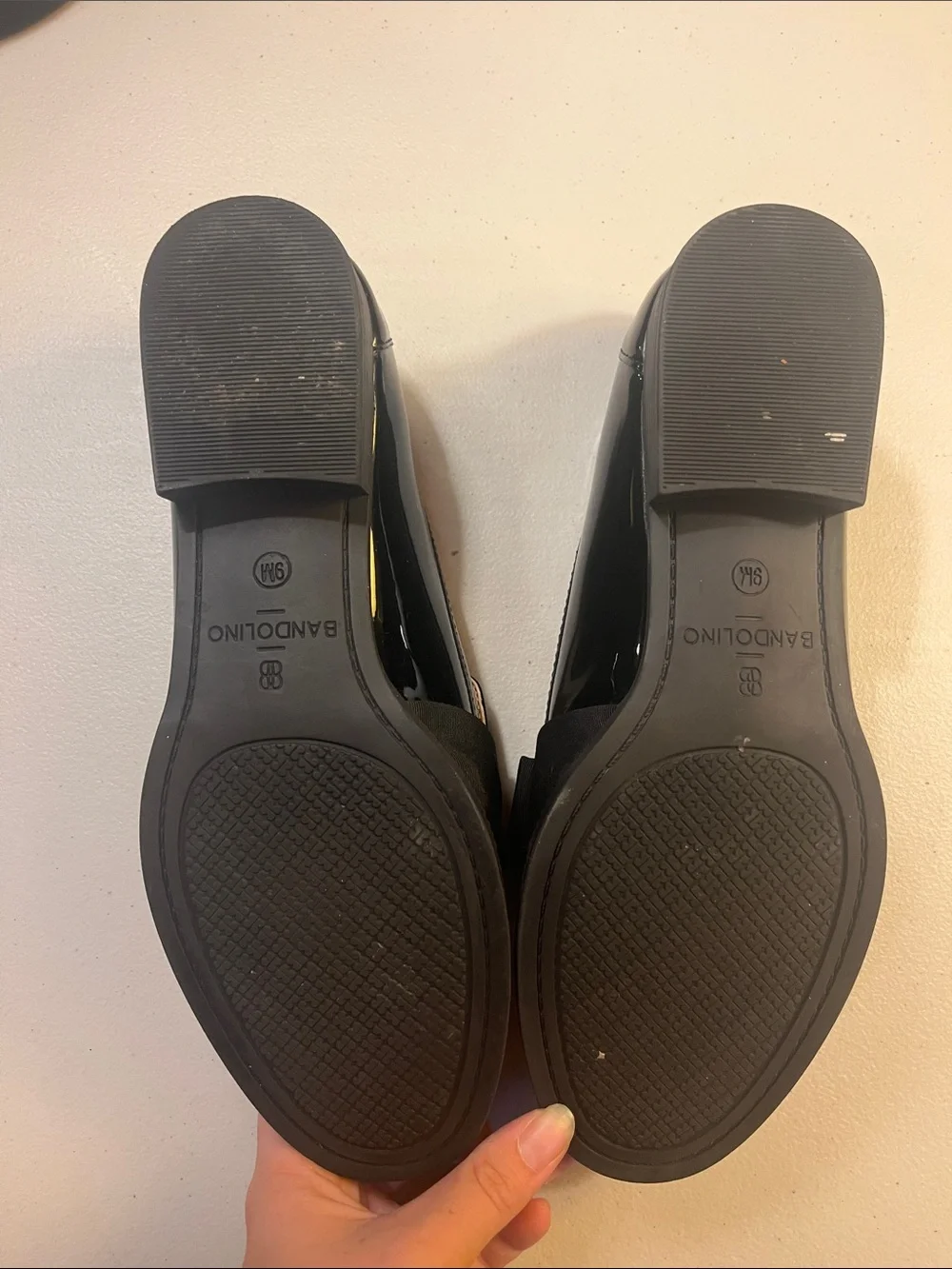 Bandolino glossy patent